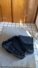 Cargar y reproducir el video en el visor de la galería, REMOTO PRO TRAVELER SUITCASE
